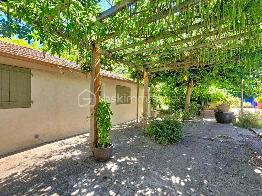 à vendre  Propriété/château Saint-Maximin (30700)