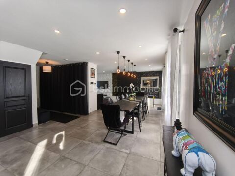   Maison d'exception Maison - 7 pi�ce(s) - 251 m�