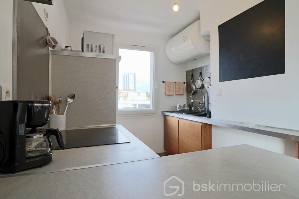 Vente Appartement TOULON EST (83100)- Appartement Rénové de 2 pièces avec balcon et Vue dégagée ! Toulon