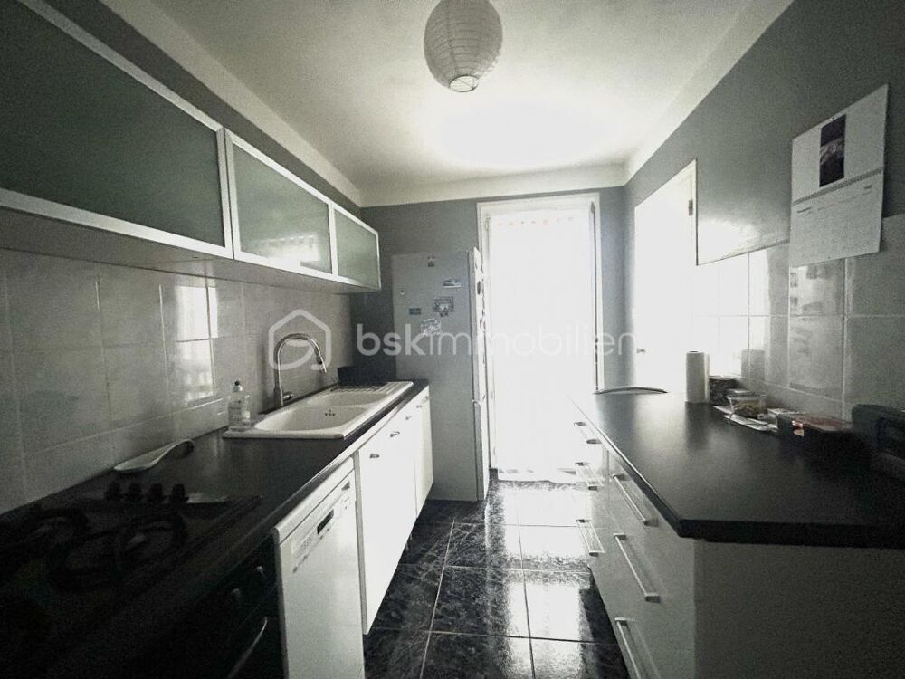 Vente Appartement Appartement 79 m²- 3 chambres avec terrasse et vue Nimes