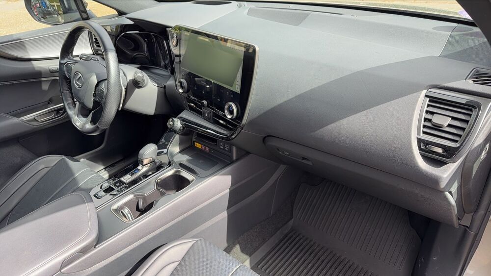 NX 2.5 VVT-i 450h+ 309 Plug in Hybrid AWD E-CVT F Sport Executi 2022 occasion 60260 Lamorlaye