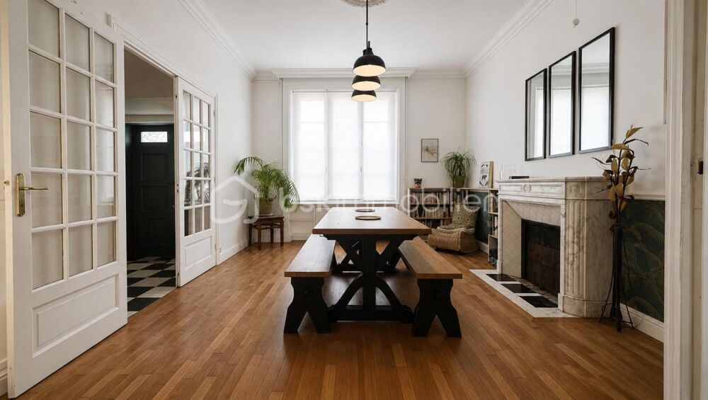 Vente Maison Maison de charme 8 Pièces 230 m² Fougeres