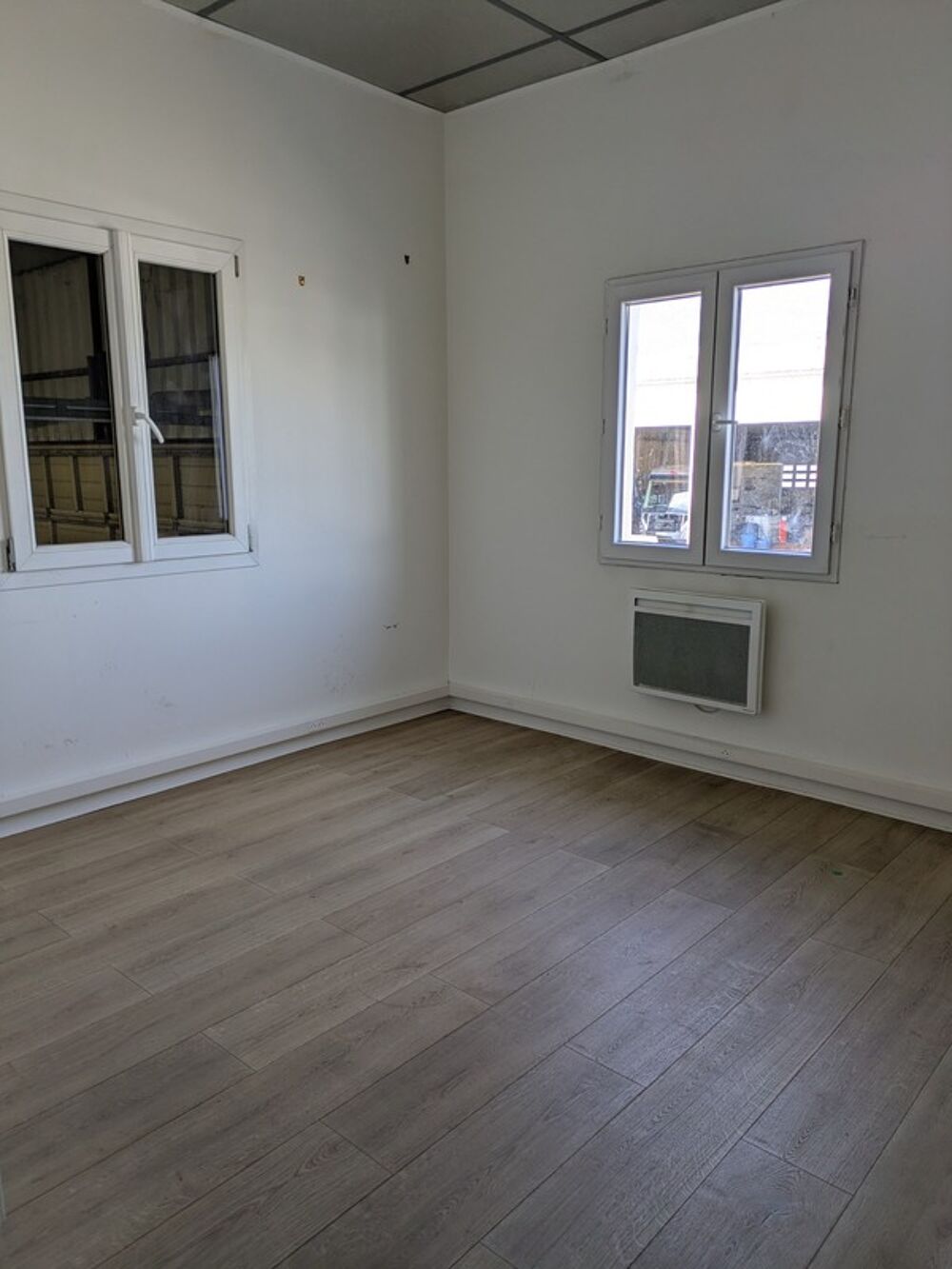   Dpt Savoie (73), à louer CHAMBERY local d'activité 110 M² Chambery