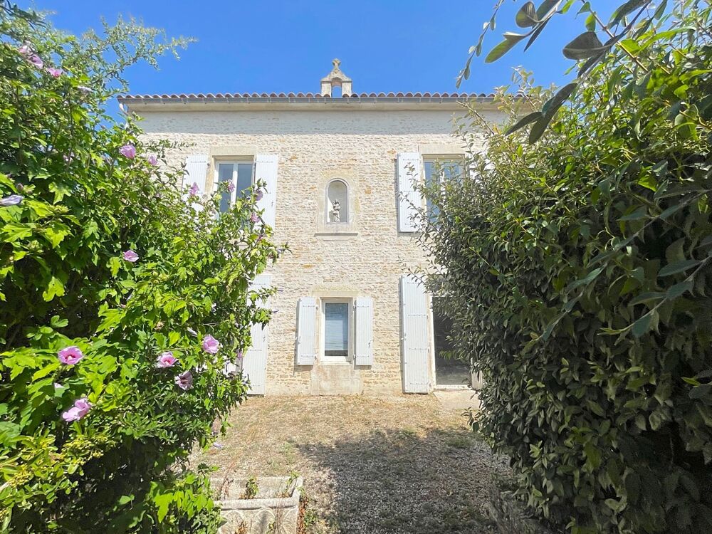 Ensemble immobilier mixte aux grands espaces : habitation & activité commerciale à Sainte-Radégonde-des-Noyers en VENDEE (85)