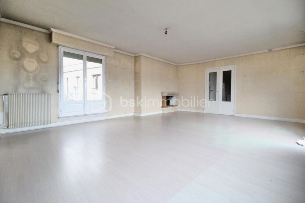 Appartement à rafraichir avec terrasse privée