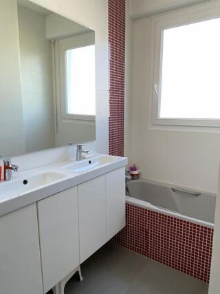  Appartement � louer 4 pi�ces 87 m�