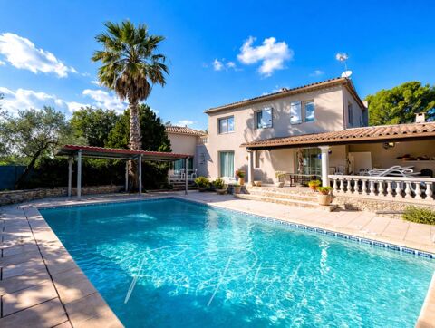   Villa avec piscine et dépendance sur terrain paysager Villa - 7 pièce(s) - 200 m²