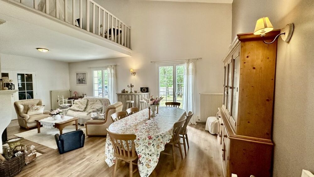 Maison 7 pièces 220 m² · à Martignas sur Jalle · 220 m² · 619 900 €