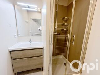  Appartement à louer 4 pièces 107 m²