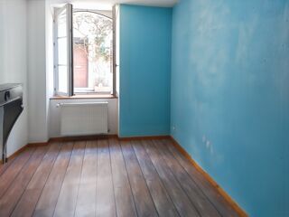  Immeuble à vendre 15 + pièces 200 m²