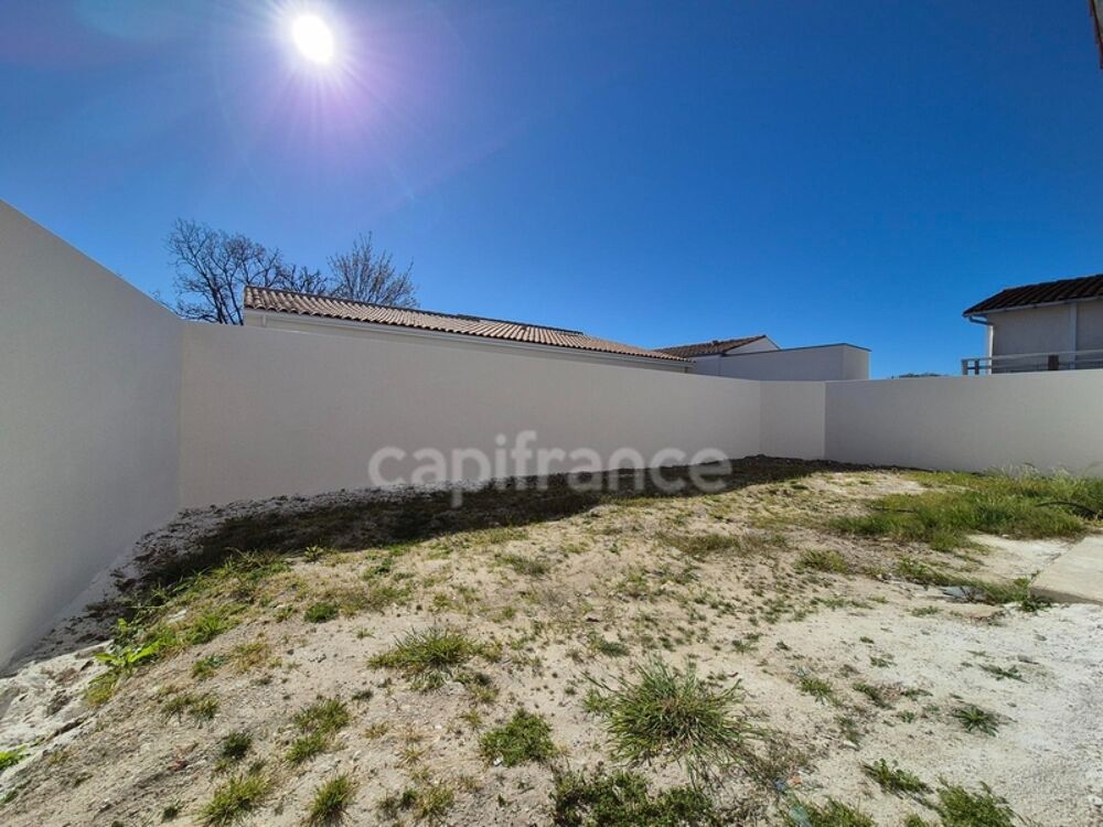 Vente Maison Maison à vendre 5 pièces BREUILLET (17) - Terrain de 232m² Breuillet