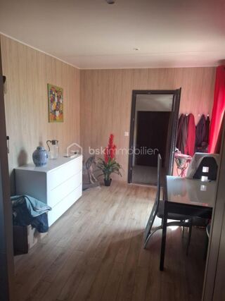  Maison  vendre 6 pices 1260 m