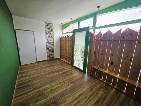 DOLUS D'OL&Eacute;RON (17) emplac n&deg;1 en coeur de ville, A Louer Local/Bureau de 73m&sup2; donc 45m&sup2; de surface commerciale 1050 17550 Dolus d oleron