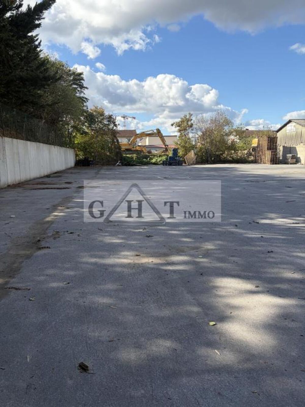   À louer terrain 2350m²- Igny Igny