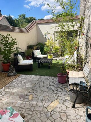  Maison  vendre 8 pices 245 m
