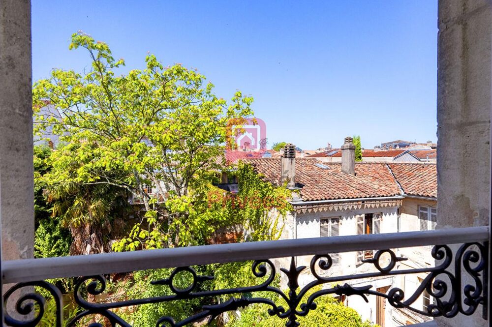 Vente Appartement BORDEAUX - L'ÉLÉGANCE DISCRÈTE D'UNE ADRESSE CONFIDENTIELLE Bordeaux