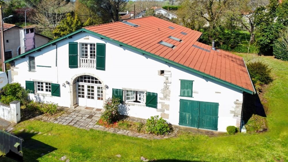 Maison 7 pièces 295 m² · à Bidache · 295 m² · 456 000 €