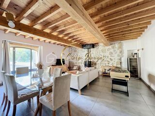  Maison � vendre 6 pi�ces 220 m�