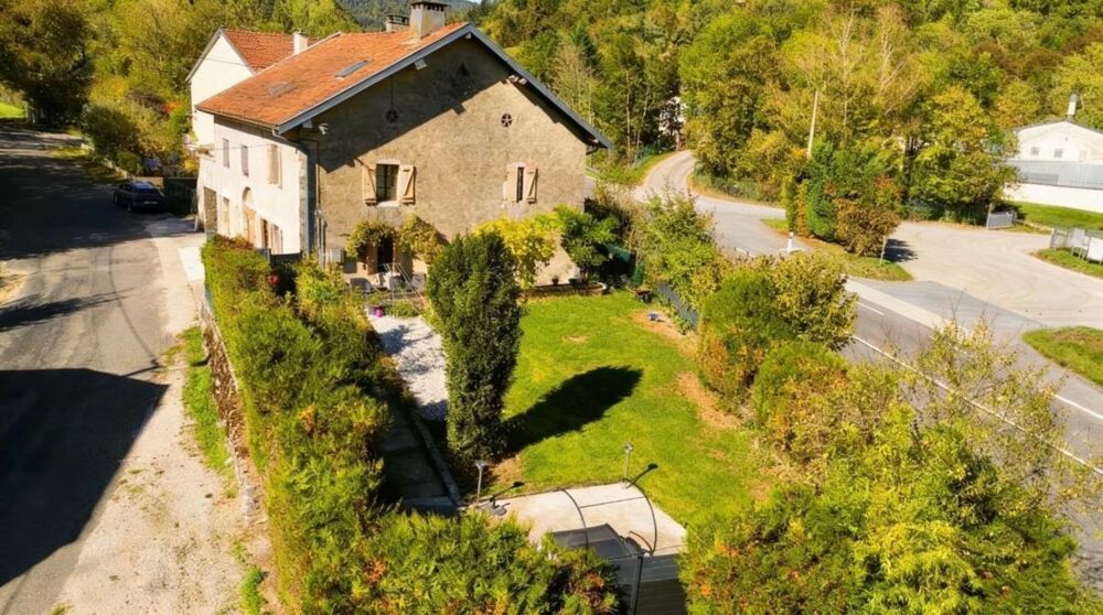 Vente Maison Maison à vendre 7 pièces VALSERHONE (01)Le charme de la pierre, le confort d'aujourd'hui et de généreux espaces annexes Valserhone
