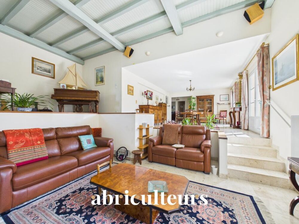 belle propriété au calme avec piscine et un vaste terrain en vente à Orvault (44700)