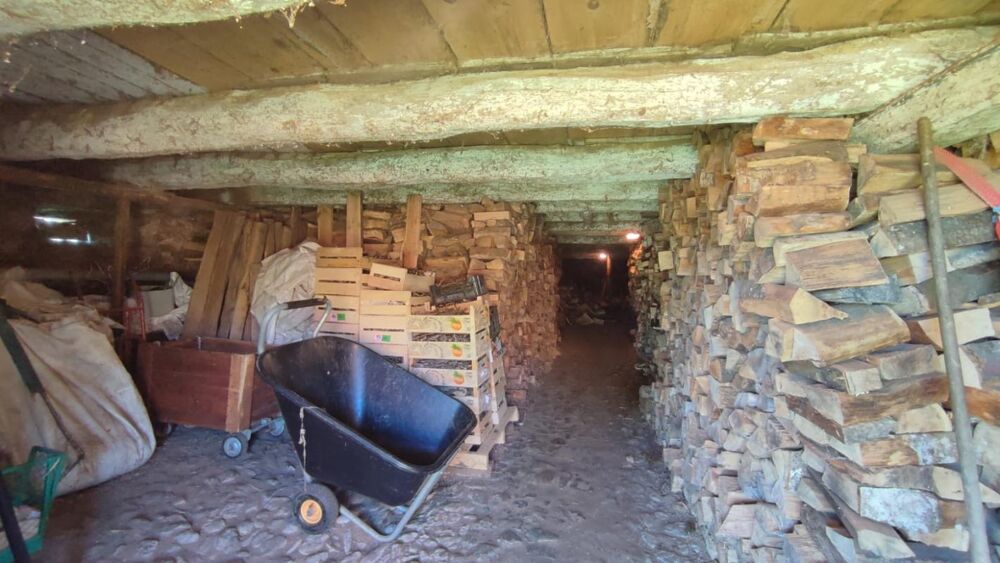 Vente Remise/Grange Grange avec beau terrain attenant et vue dégagée, 15400 Trizac Trizac