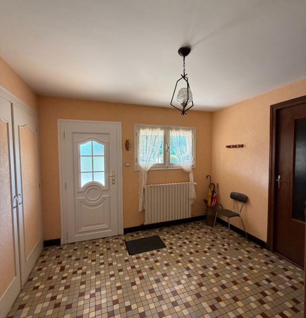 Pranzac. Maison 95 m² sur sous-sol avec garage