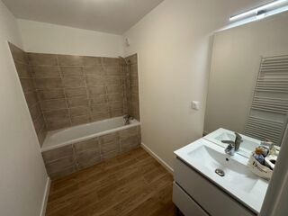  Appartement à louer 3 pièces 56 m²