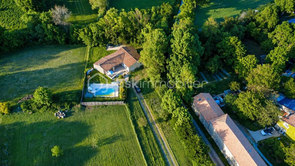 Maison familiale 159 m²  Jardin 2030m2  Climatisation, Piscine, calme absolu