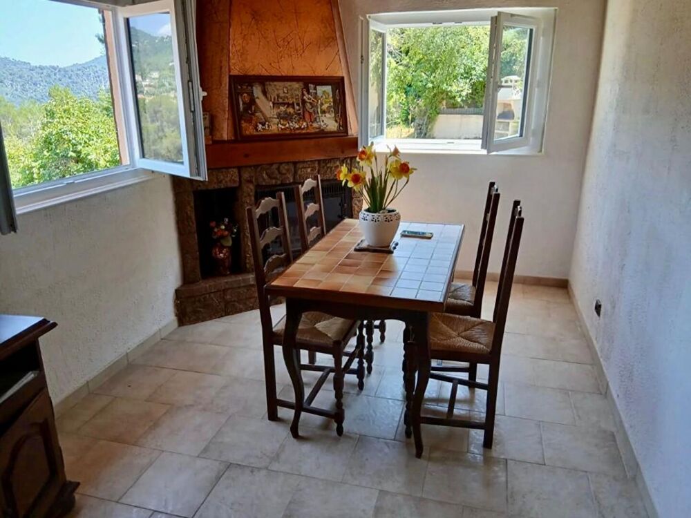 Bas de villa familial, 2 appartements Tourrette Levens 5 pièces 120 m2, terrain 2600m2