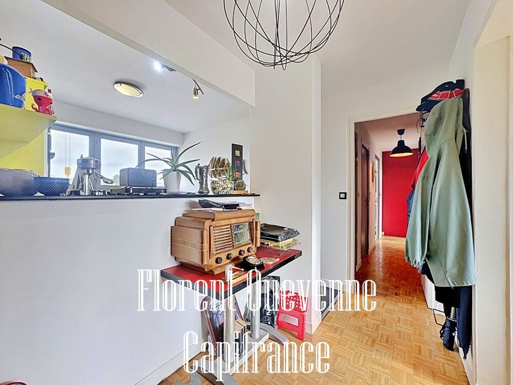 Appartement au dernier étage  garage - Cadre verdoyant, calme et proche des commodités