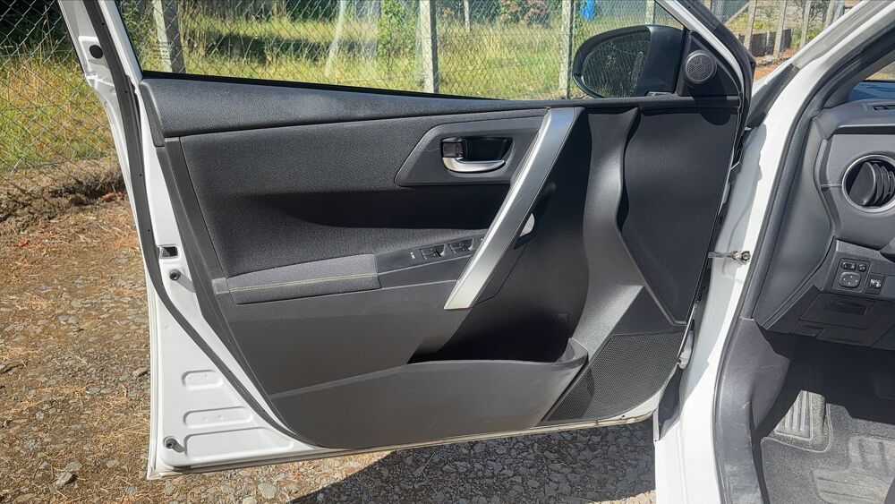 Auris 1.4 D-4D 90 Business 2015 occasion 35420 Louvigne Du Desert