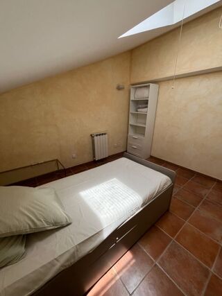  Appartement à louer 5 pièces 80 m² Avignon