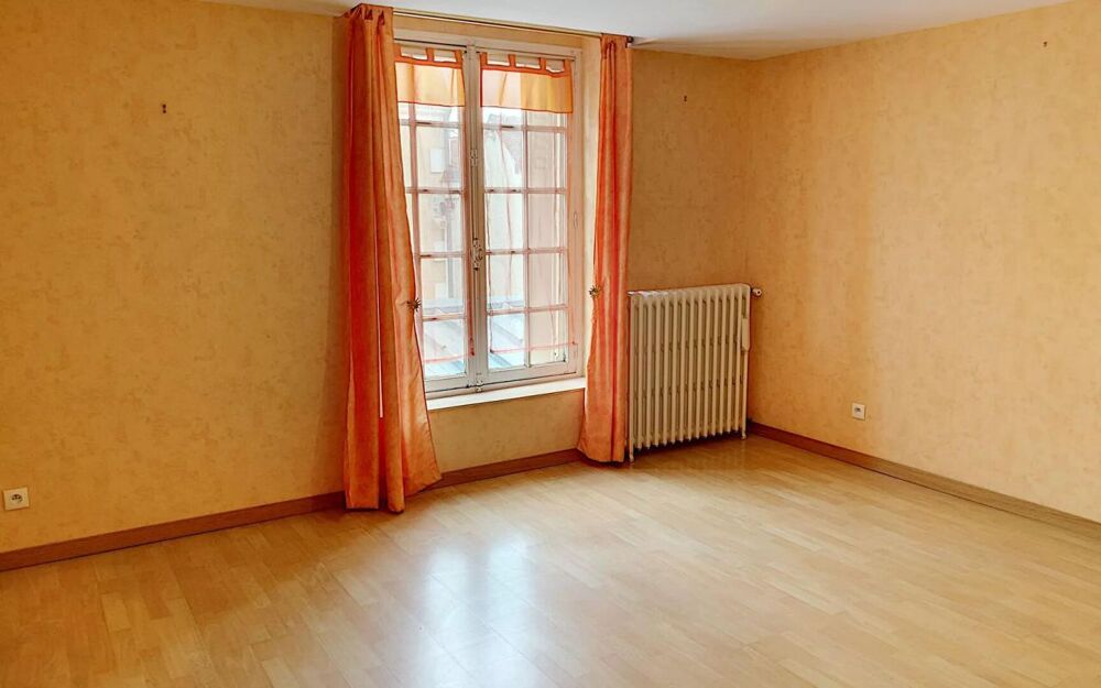 Maison 143 m² + Boutique - Centre de Mazangé - Fort potentiel