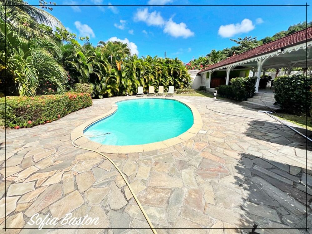 Vente Maison SAINTE ANNE Maison de standing P7 (Habitation +Bungalows et annexe) - Piscine - Terrain 1409m2-  Dpt Martinique (972),  vendre Sainte anne