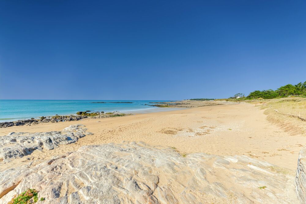 Vente Villa LA TURBALLE PLAGES ET CRIQUES A 4 MINUTES A PIED – VILLA PLAIN PIED 4 Chambres & 1 Dortoir – Jardin AU CALME, clos sans vis-à-vi La turballe