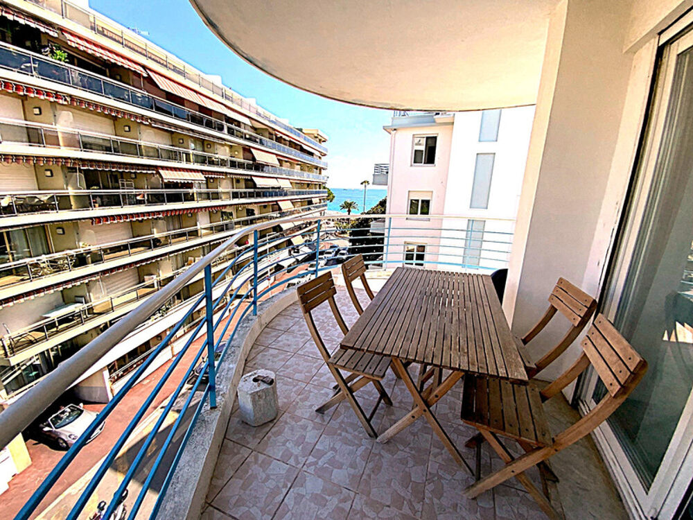 Dpt Alpes Maritimes (06), à vendre JUAN LES PINS appartement T1 vue mer