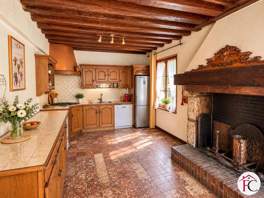 Vente Maison Maison familiale 150 m²  5 chambres Jardin 450 m² Bourg avec commerces à 8 km de L'Aigle Crulai