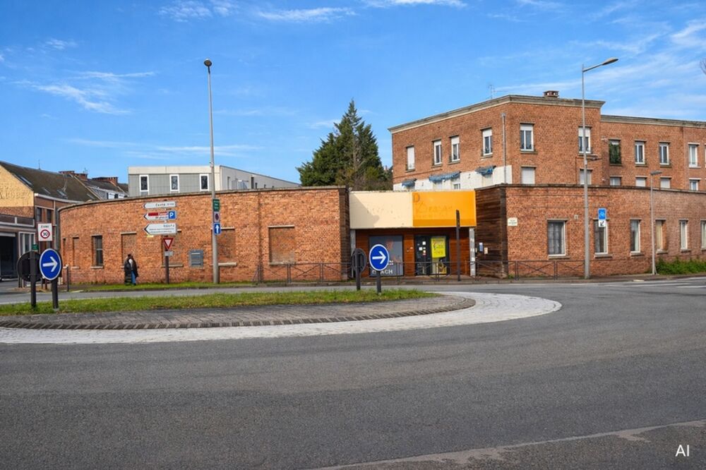   ? LOCAL COMMERCIAL / BUREAUX – 557 m² environ 