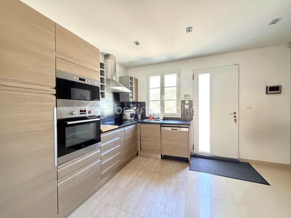Vente Maison Charmant pavillon d'environ 93 m², offrant de beaux volumes et un agencement idéal pour une vie de famille Fleury les aubrais