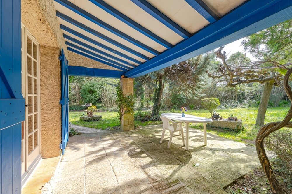 Vente Maison Maison à vendre 5 pièces AIX EN PROVENCE (13) de 150m², terrain de 1630m² piscineable. Garage + espace stationnement. Résidence Aix en provence