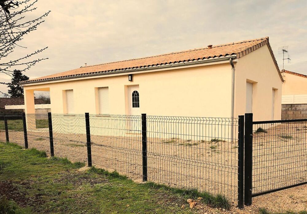 Maison 4 pièces 101 m² · à Civray · 101 m² · 158 000 €