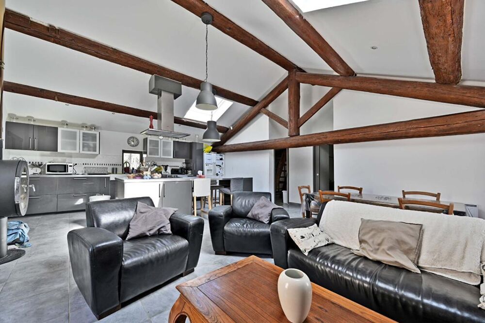 Vente Propriété/Château PROPRIÉTÉ DE 367m2 SUR 1 HECTARE COMPRENANT 5 LOGEMENTS Avignon