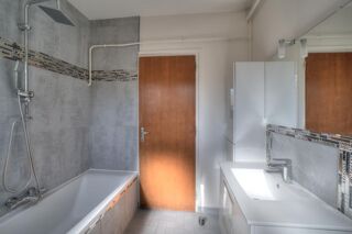  Immeuble à vendre 8 pièces 200 m²