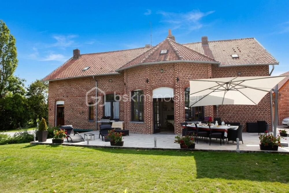 à vendre  Propriété/château Houplines (59116)