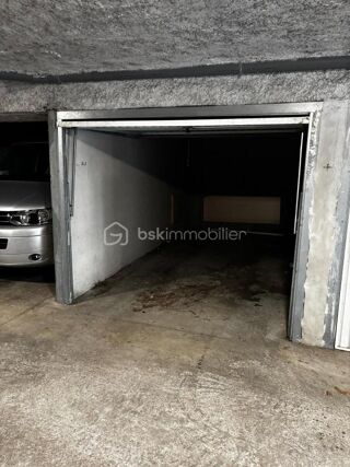  Parking / Garage  vendre 13 m
