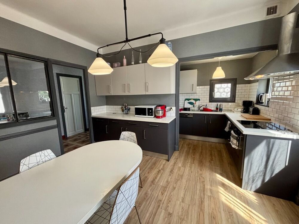 Maison à vendre 6 pièces centre ville de PUY GUILLAUME (63)