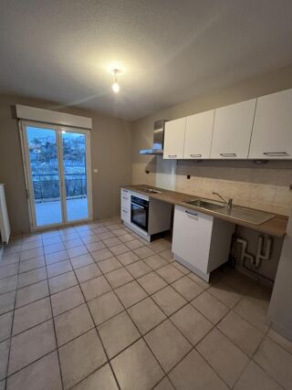  Appartement � louer 4 pi�ces 82 m�