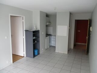  Appartement à louer 2 pièces 33 m²