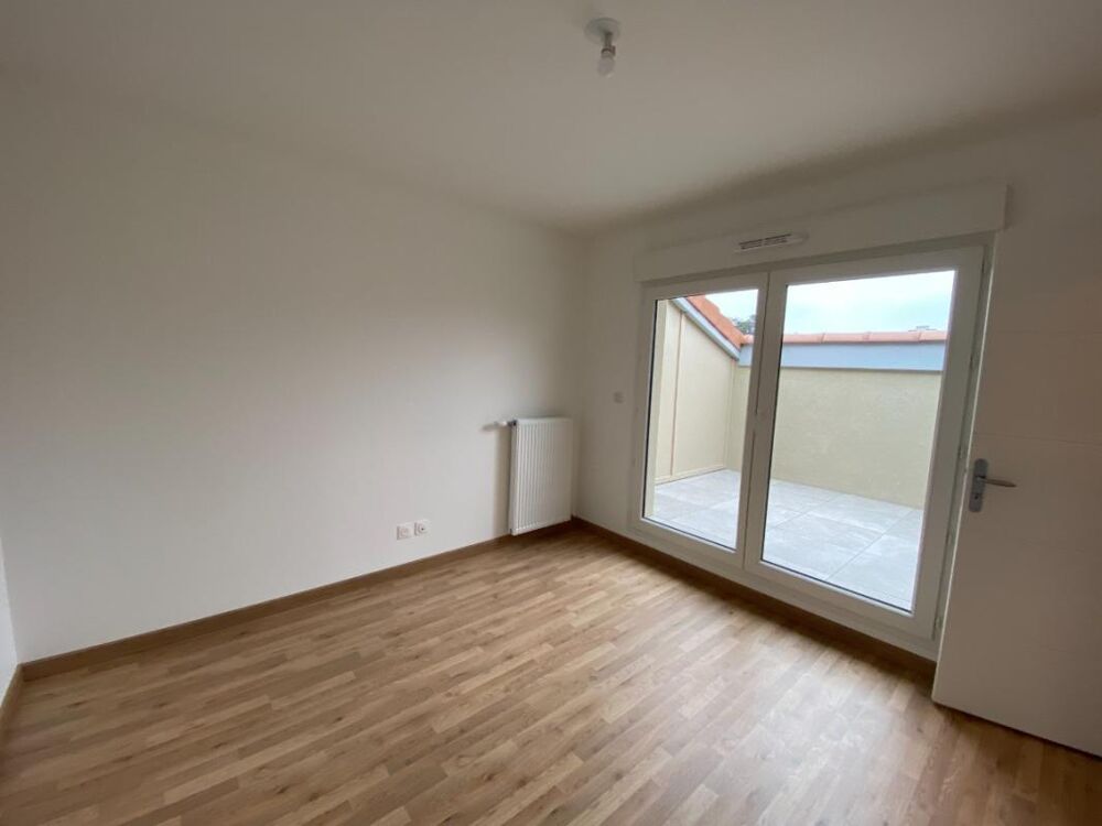 Location Appartement T2 NEUF avec terrasse et parking à BRON Bron