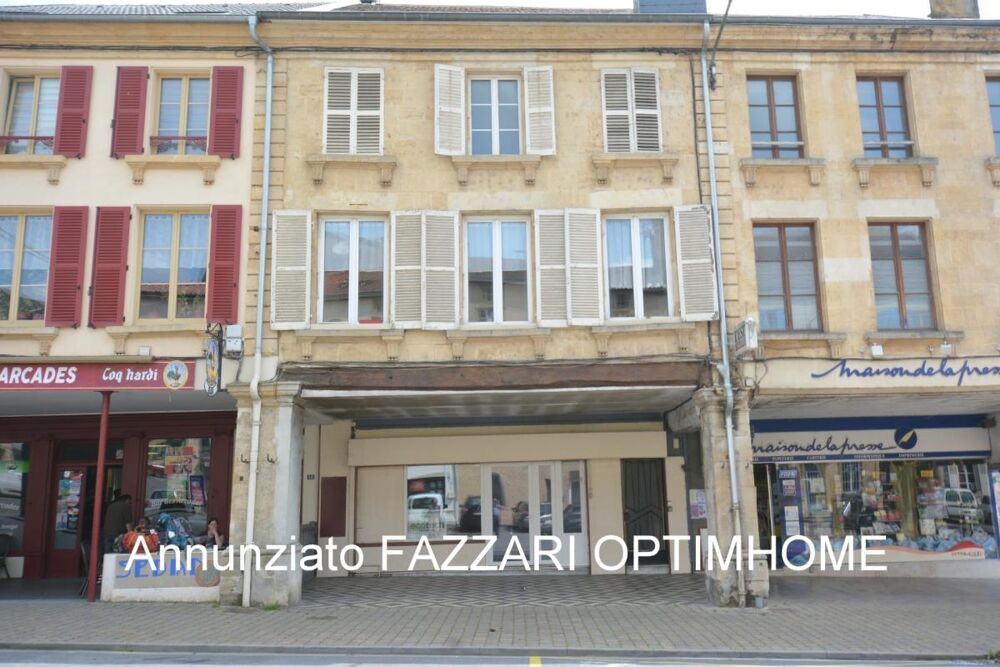 Vente Immeuble À vendre en exclusivité : Grande maison de ville historique à rénover, avec commerce – centre-ville de Stenay (proche Belgique e Stenay